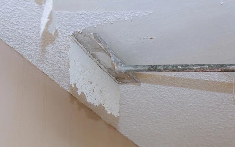 crack in popcorn ceiling