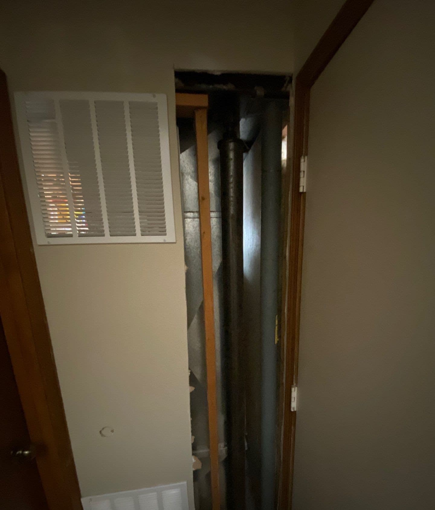 Underlying cause of condensation on hvac ducts in Midwest homes