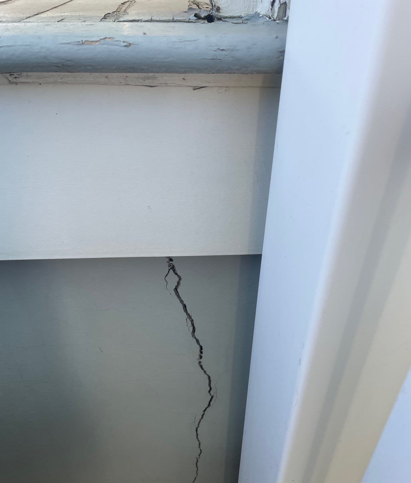 Underlying cause of large cracks from shifting or water pressure in Midwest homes