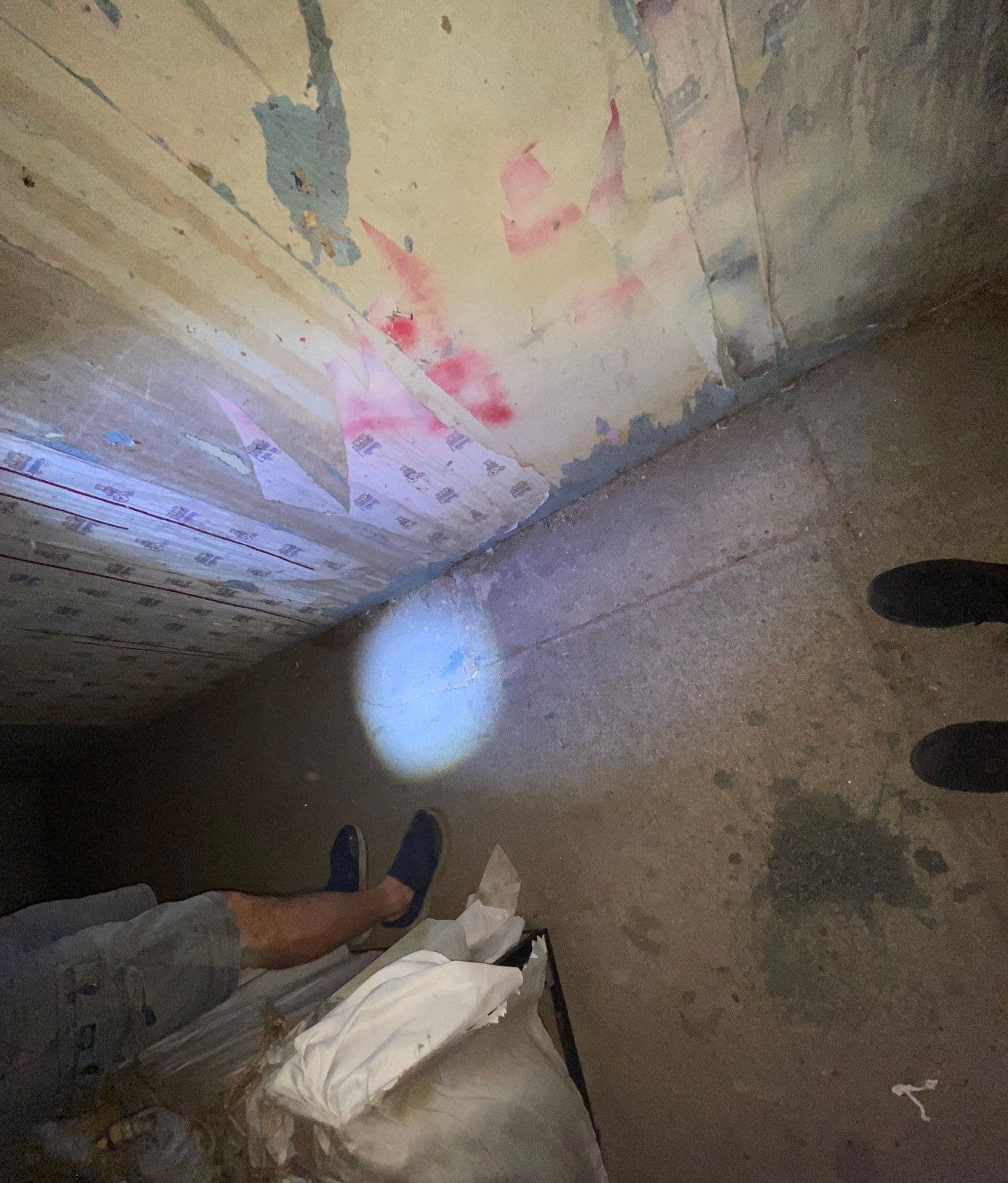 Underlying cause of musty smell from the crawl space in Midwest homes