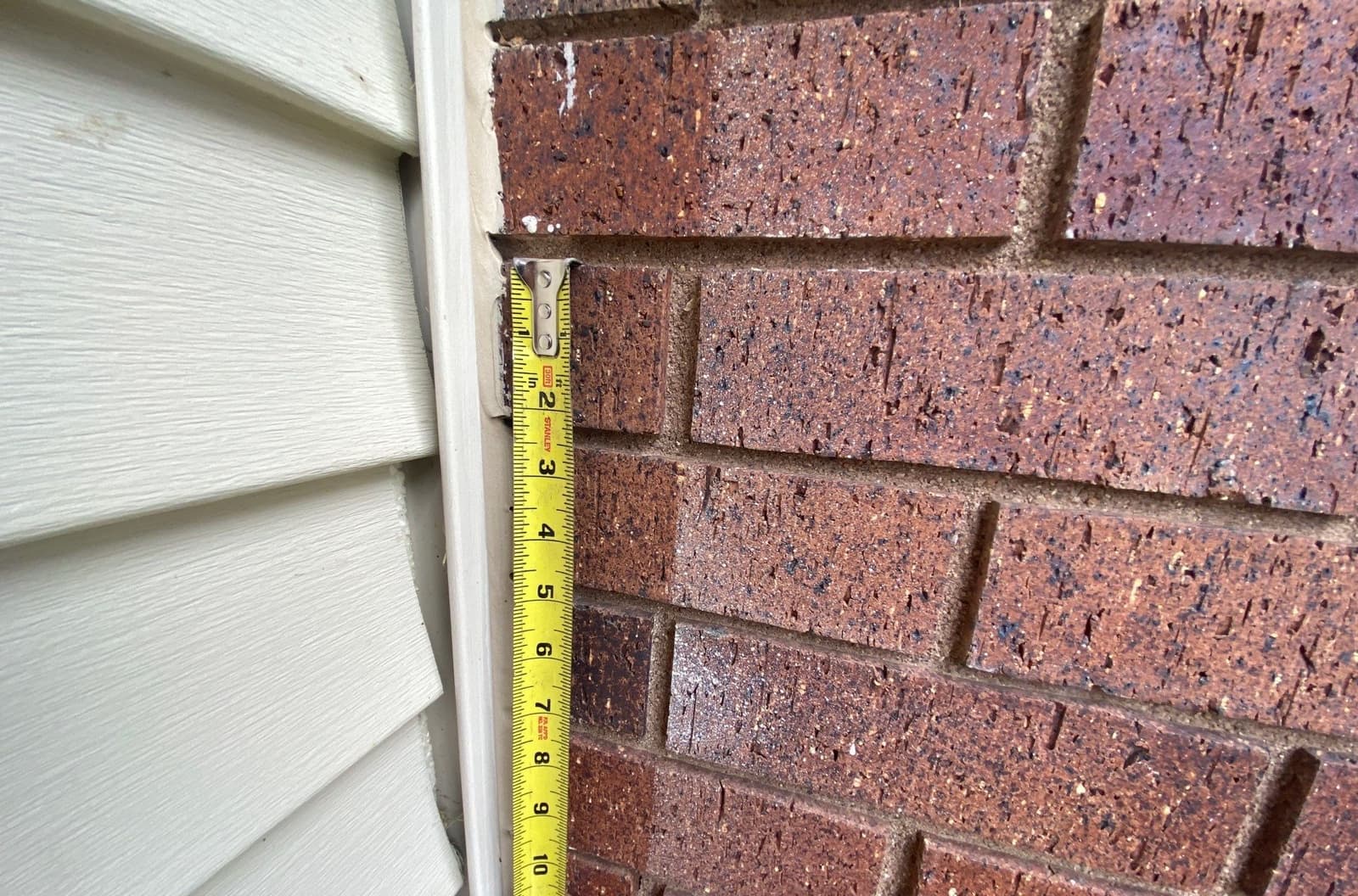 Early warning signs of sinking foundation on a Midwest home