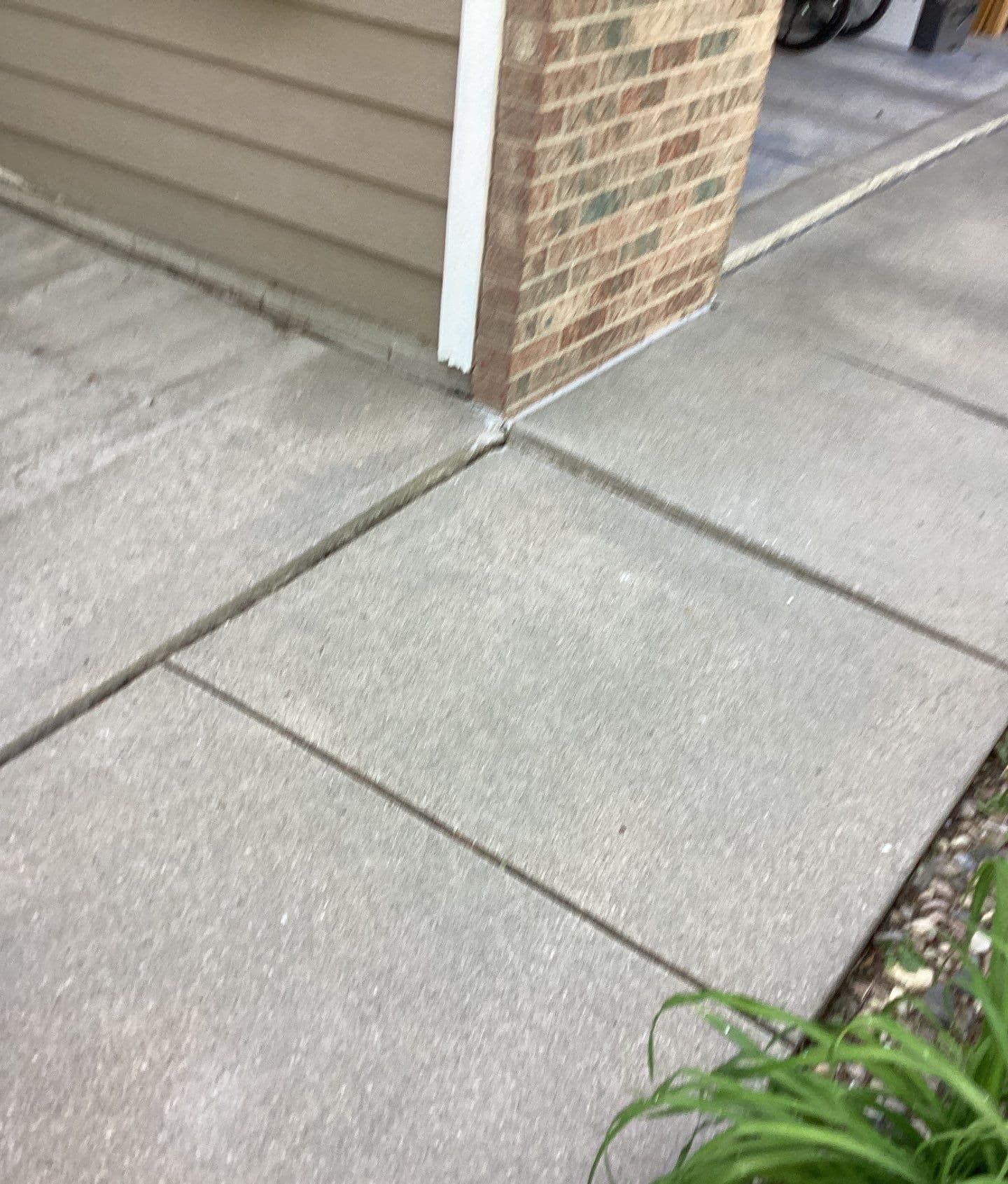 Early warning signs of tripping hazards on a Midwest home